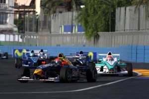 P90050539 Nas ruas de Valência, Espanha, Luiz Felipe Nasr (12) obteve dois 2º lugares (Foto BMW AG)