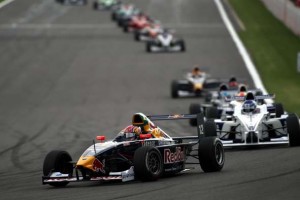 P90050710 Luiz Felipe Nasr (12) venceu cinco provas do Europeu de Fórmula BMW (Foto BMW AG)
