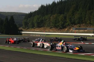 P90050761 Na difÃcil pista de Spa, na Bélgica, Luiz Felipe Nasr (12) deu uma passo importante rumo ao tÃtulo (Foto BMW AG)