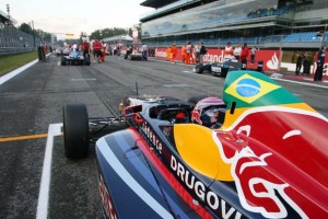 Luiz Felipe Nasr no grid deste sábado, em Monza, 15ª etapa da Fórmula BMW (Foto BMW AG)