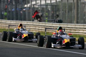 P90051545 Com o carro número 12, Luiz Felipe Nasr foi 2º no sábado e venceu no domingo em Monza (Foto BMW AG)