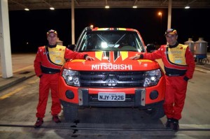 Reinado Varela e Erley Ayala disputarão o Dakar 2010 com Mitsubishi Pajero (Foto Mastermidia)