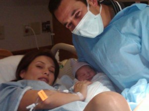 A primeira foto de Mikaella Castroneves, tirada há instantes nos Estados Unidos