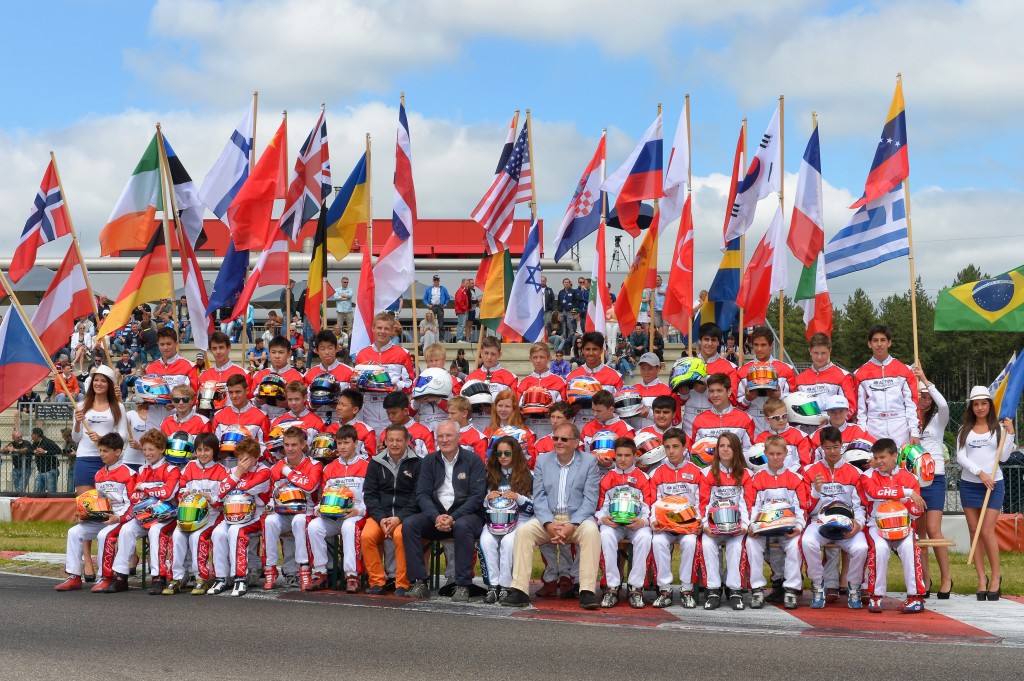Pilotos participantes da edição 2014 do CIK-FIA Academy Trophy (Foto CIK-FIA)