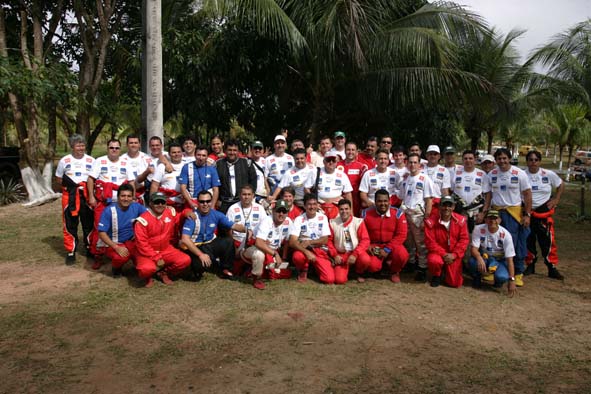 72447_93753_hl_studio__7_ Os 56 competidores que disputaram a primeira etap da Mitsubishi Cup Nordeste, em Camaçari, Bahia (Foto Haroldo Nogueira/Mitsubishi Motors)