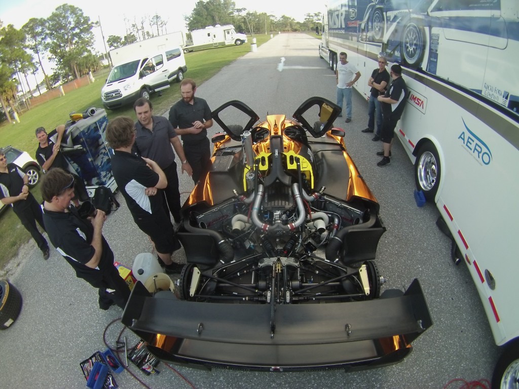 Depois dos intensos trabalhos na sede da equipe, chegou a vez do Ligier Honda #60 ir para a pista (Foto Michael Shank Racing)
