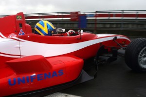 Victor Corrêa, com o SLC R1 da Litespeed (Foto fornecida pela Mastermídia)