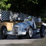 2009 Goodwood Festival Goodwood 2009 - Jenson Button e o Mercedes W25 (Foto Jeff Bloxham/LAT Photographic/BrawnGP)