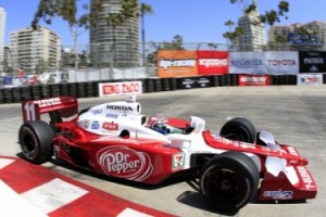 Tony Kanaan completou 100 provas na Indy em St. Petersburg e, em Long Beach, atingiu a marca centenária como piloto da equipe Andretti Green